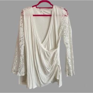 Emerald Cream Classic Scoop Neck Top - Size 1X